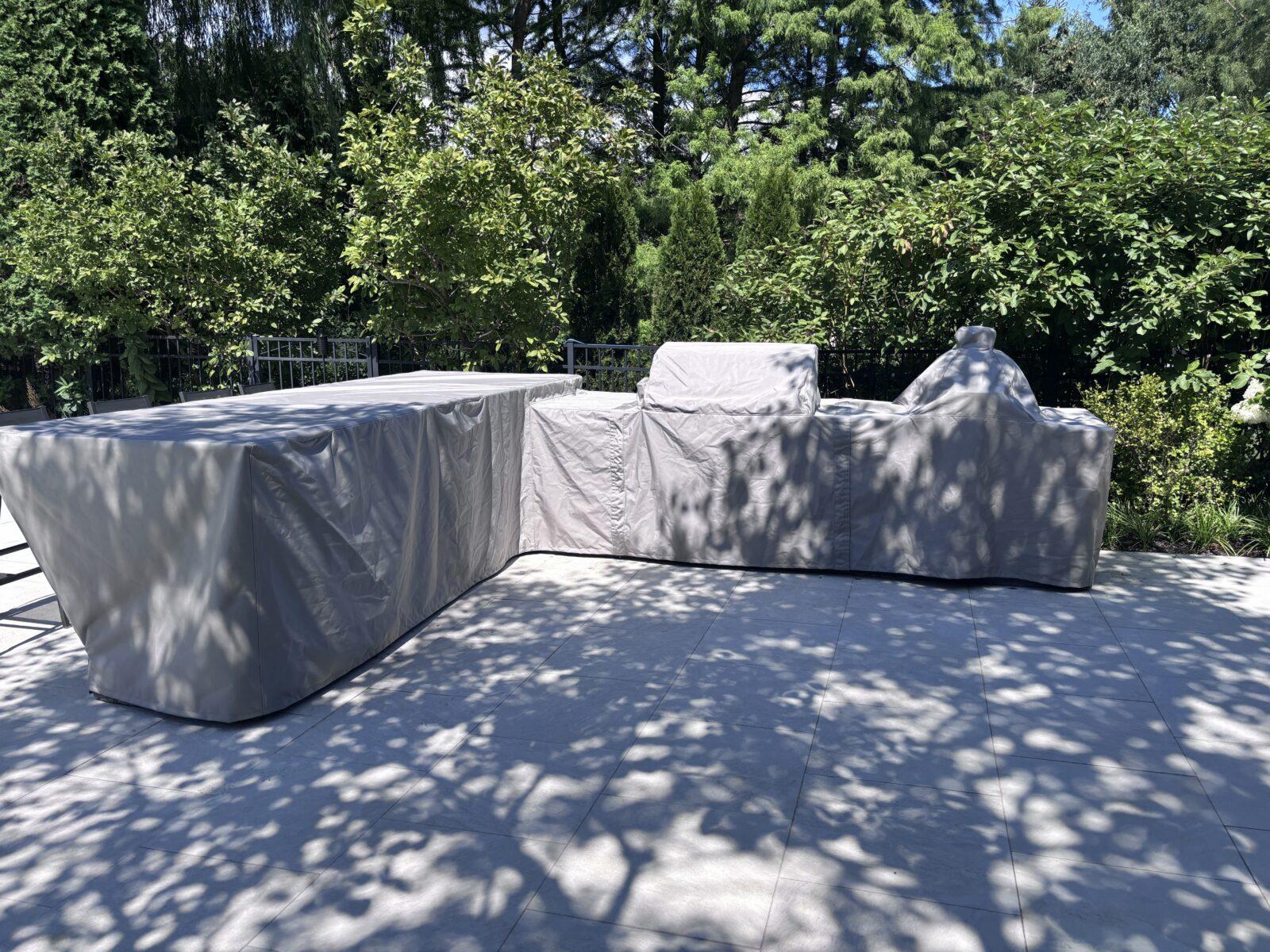 L-Shape-Split-Level-Island-with-Grill-and-Kamado-After-Cover-1